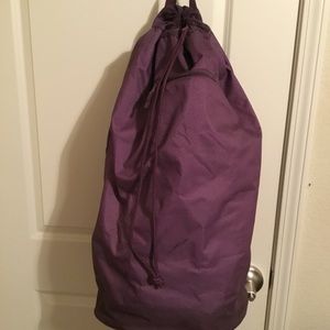 Thirty one laundry tote.